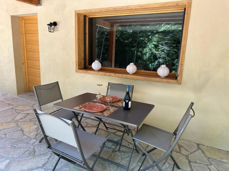 Jacuzzi En Foret L'Esperou Luaran gambar